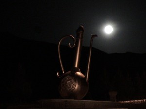 گلاب‌دان و ماه